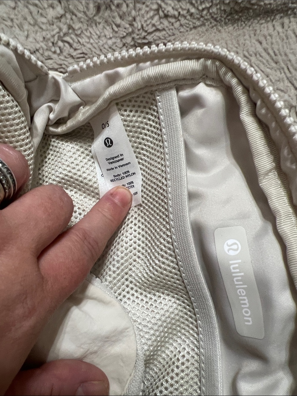 lululemon athletica everywhere Belt Bag with long strap - Picture 5 of 7